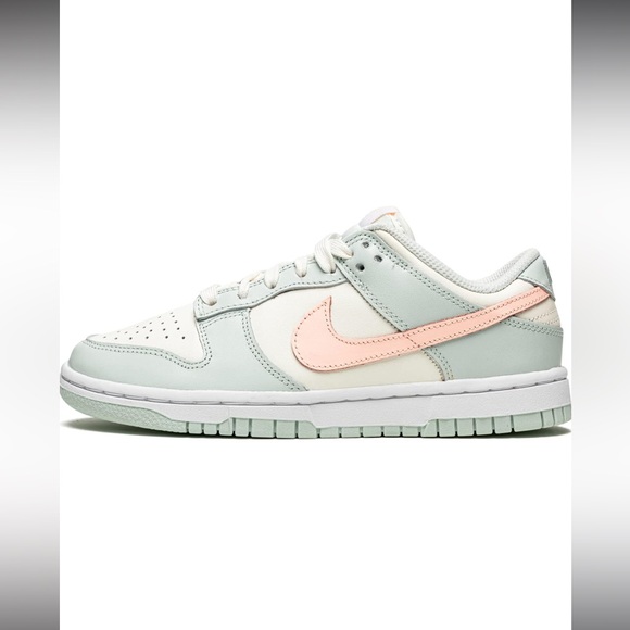 Nike Womens Dunk Low WMNS DD1503 104 Barely Green